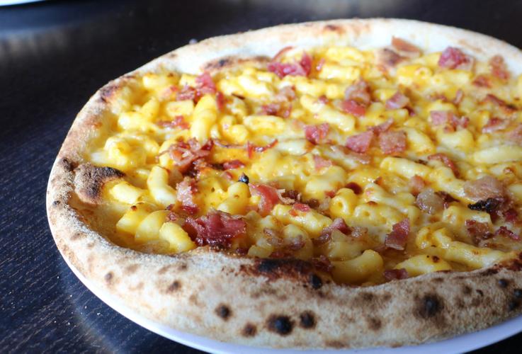 Order 10" Bacon Mac and Cheese Pizza food online from 1000 Degrees Pizzeria store, Midvale on bringmethat.com