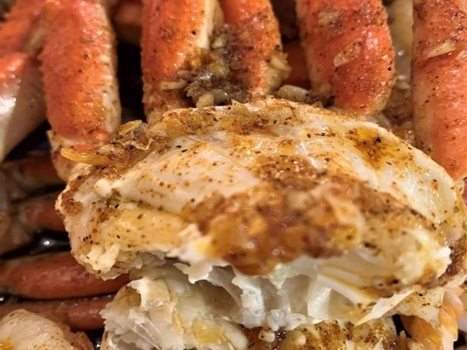 Order M8. Snow Crab Legs food online from Juicy Seafood store, Clarksville on bringmethat.com