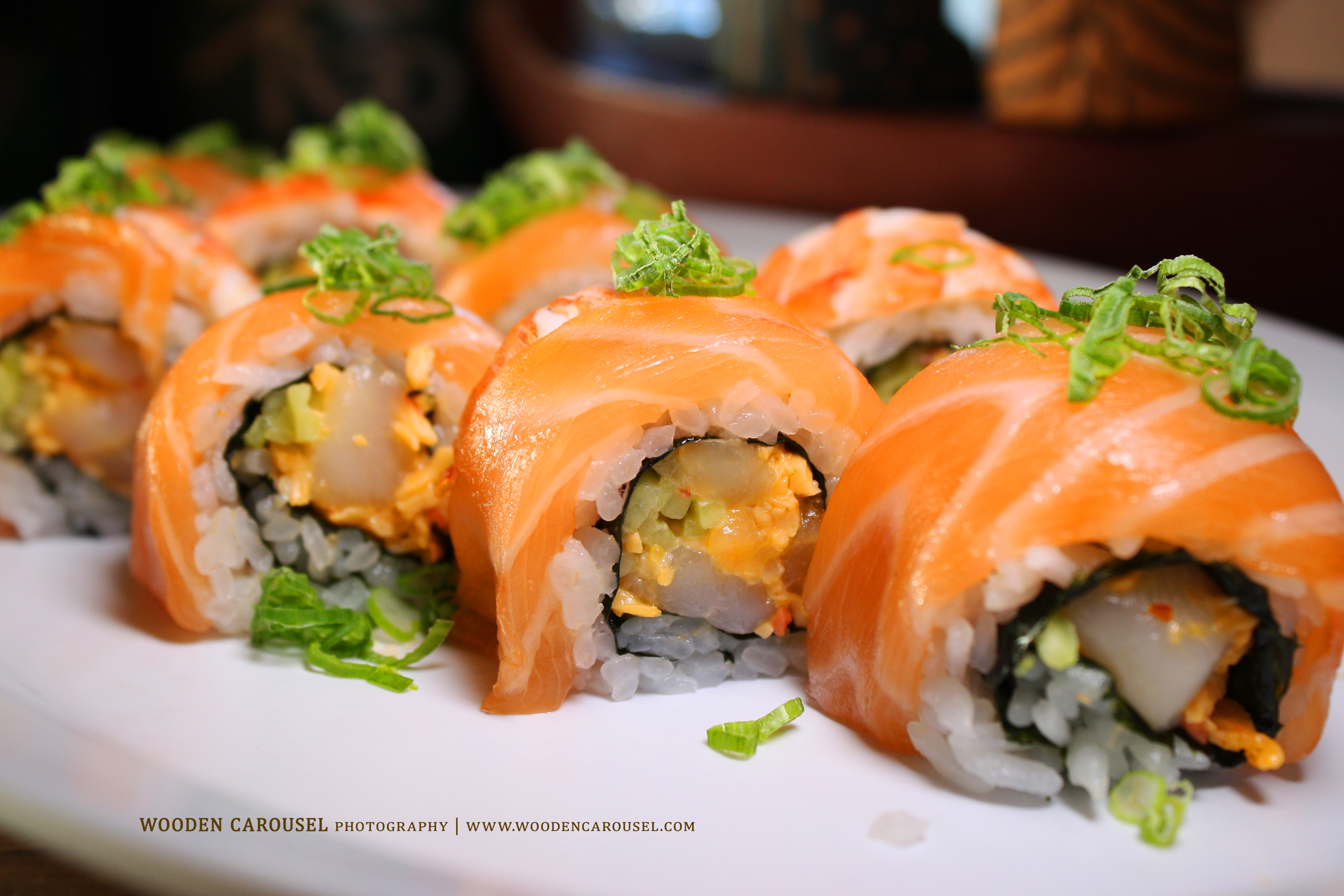 Order Orange Fish Roll food online from Crazy Tokyo Sushi store, Woodland Hills on bringmethat.com