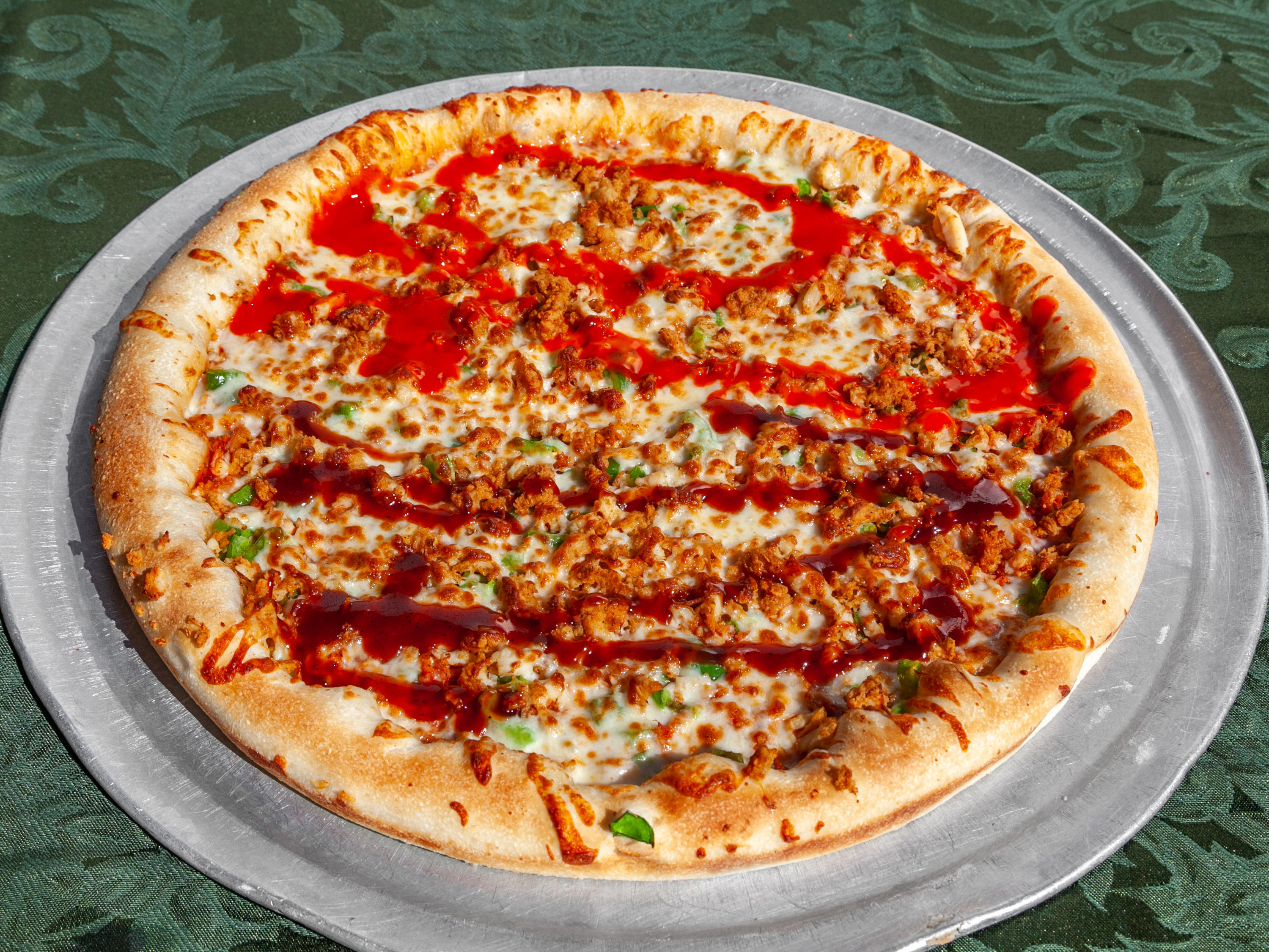Order Lg 16" BBQ Chicken Specialty Pizza food online from Krispy Krunchy store, Wilmington on bringmethat.com