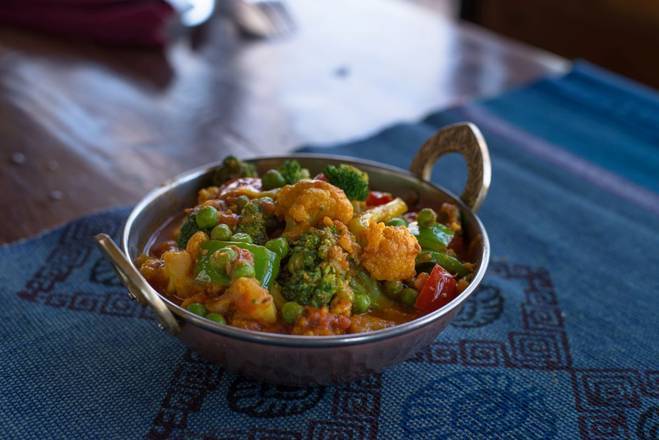 Order Sabzie Sangam Curry food online from Himalaya store, Ventura on bringmethat.com