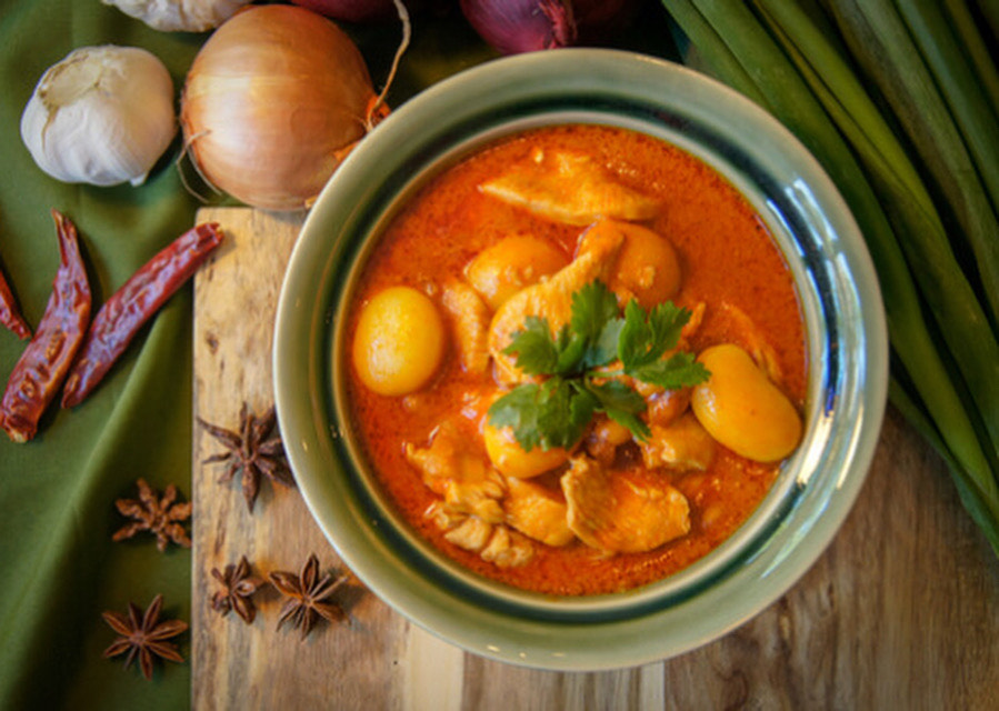 Order L Massaman Curry food online from Rice And Curry store, Ambler on bringmethat.com