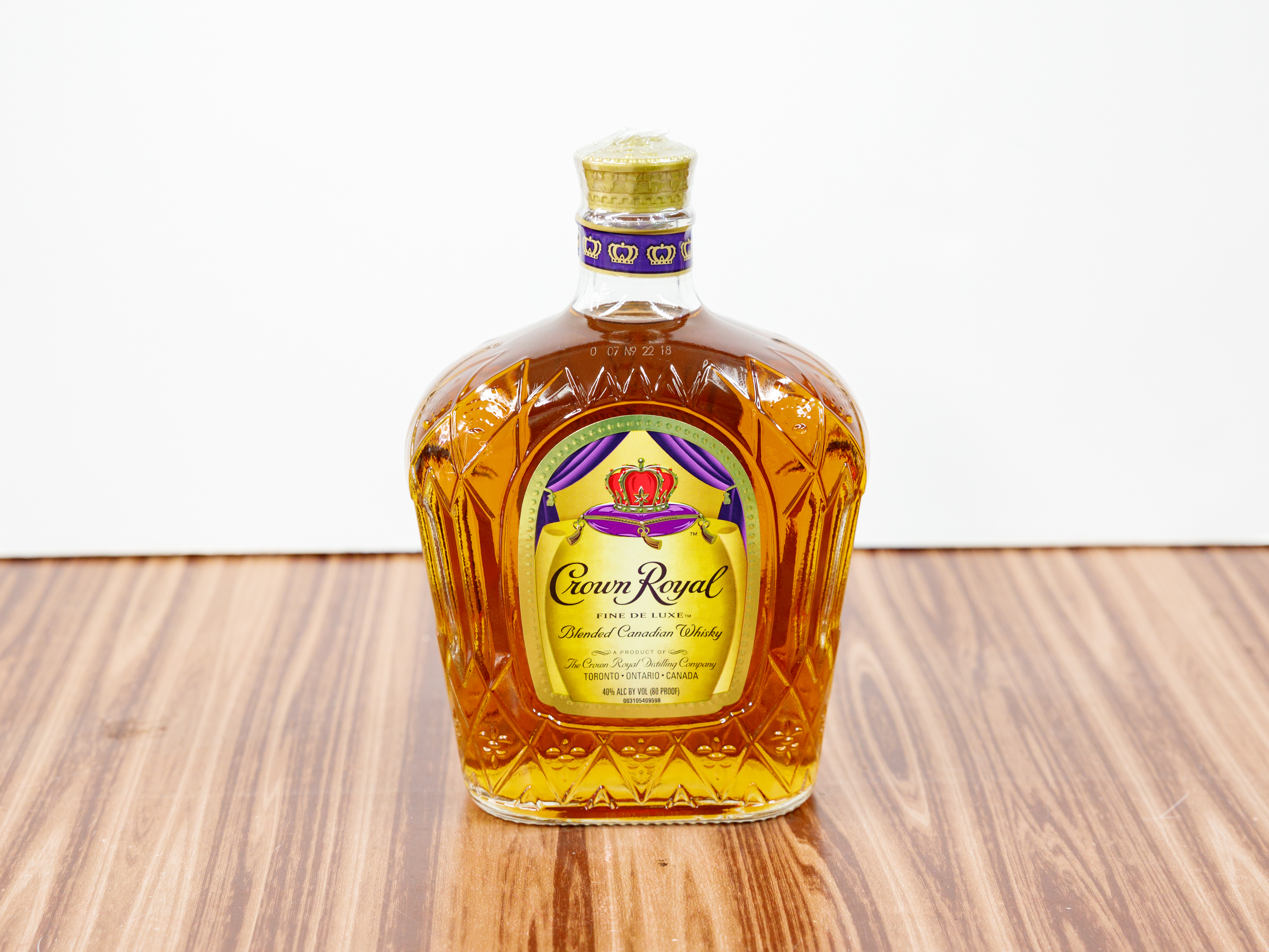 Order Crown Royal Deluxe 750 ml. food online from DAVE & MINA LIQUOR MART store, Santa Ana on bringmethat.com