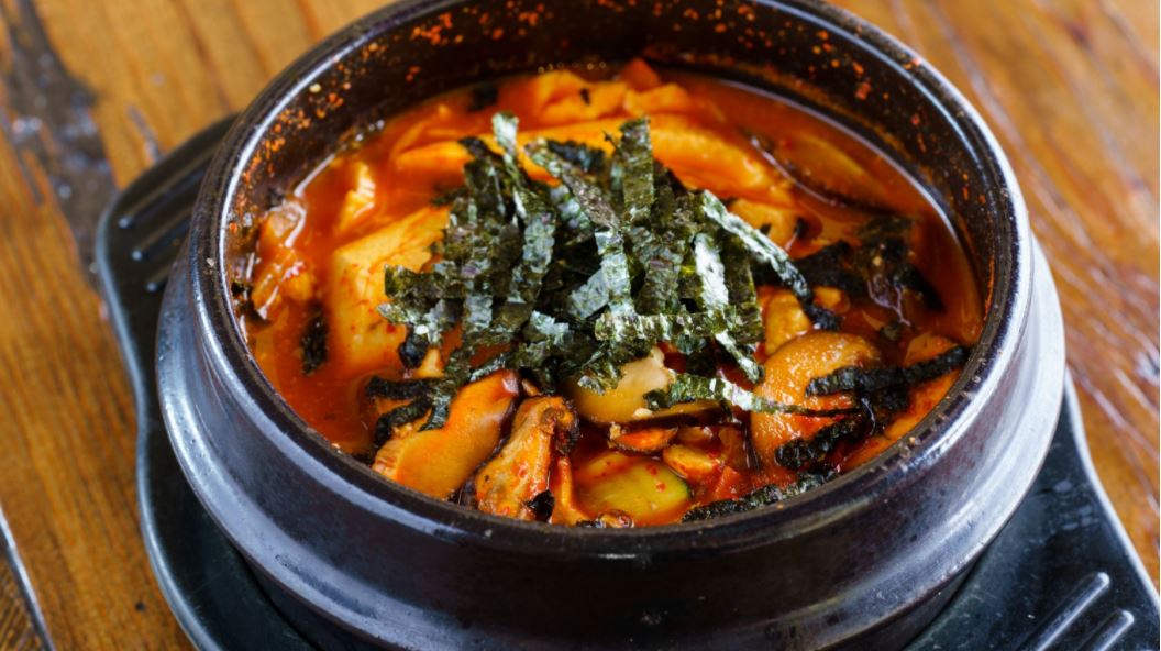 Order Vegetarian Tofu Soup 야채 순두부 food online from Pyeong Chang Tofu store, Oakland on bringmethat.com