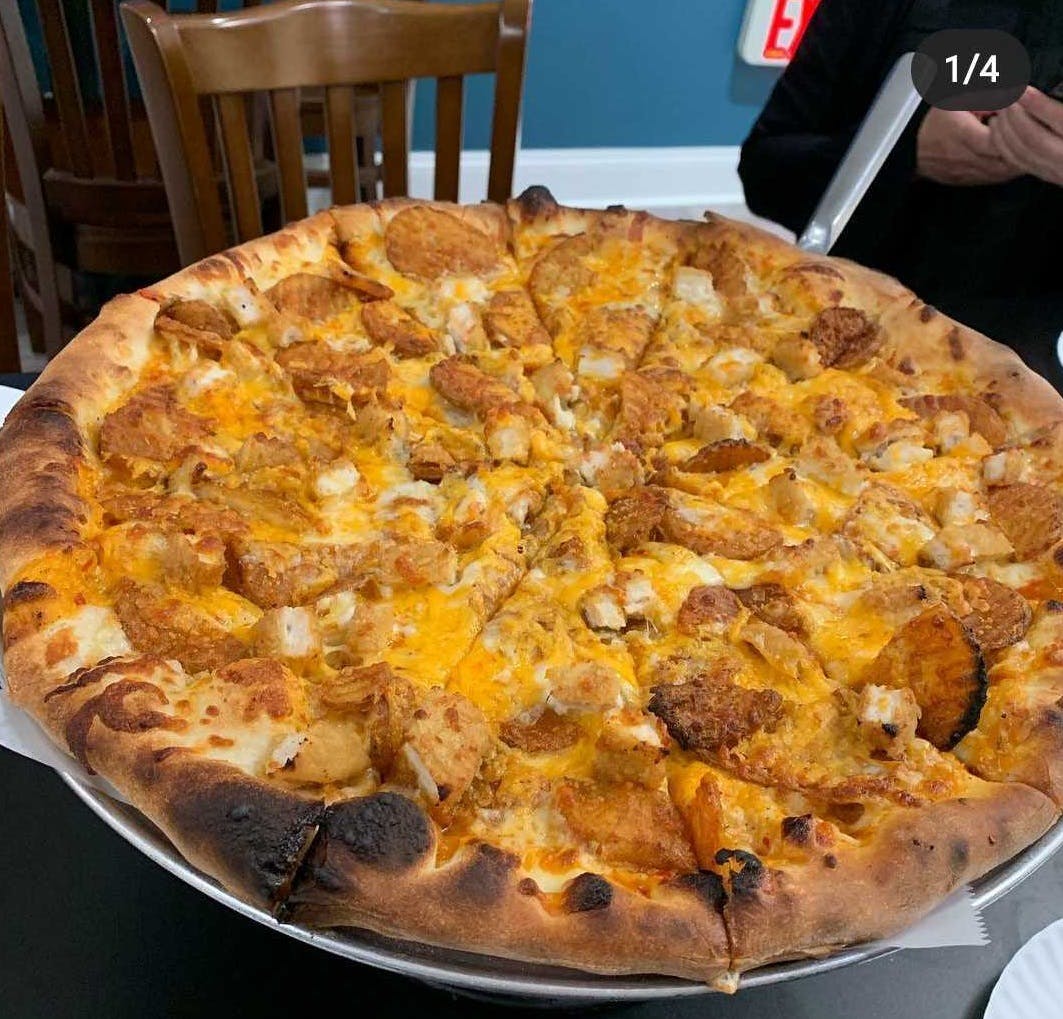 Order Buffalo Chicken Pizza - Small 10'' (6 Cut) food online from Pizza Care store, Pittsburgh on bringmethat.com
