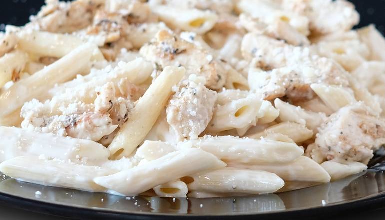 Order Fettuccine Alfredo with Chicken Bucket food online from Amato's store, Scarborough on bringmethat.com