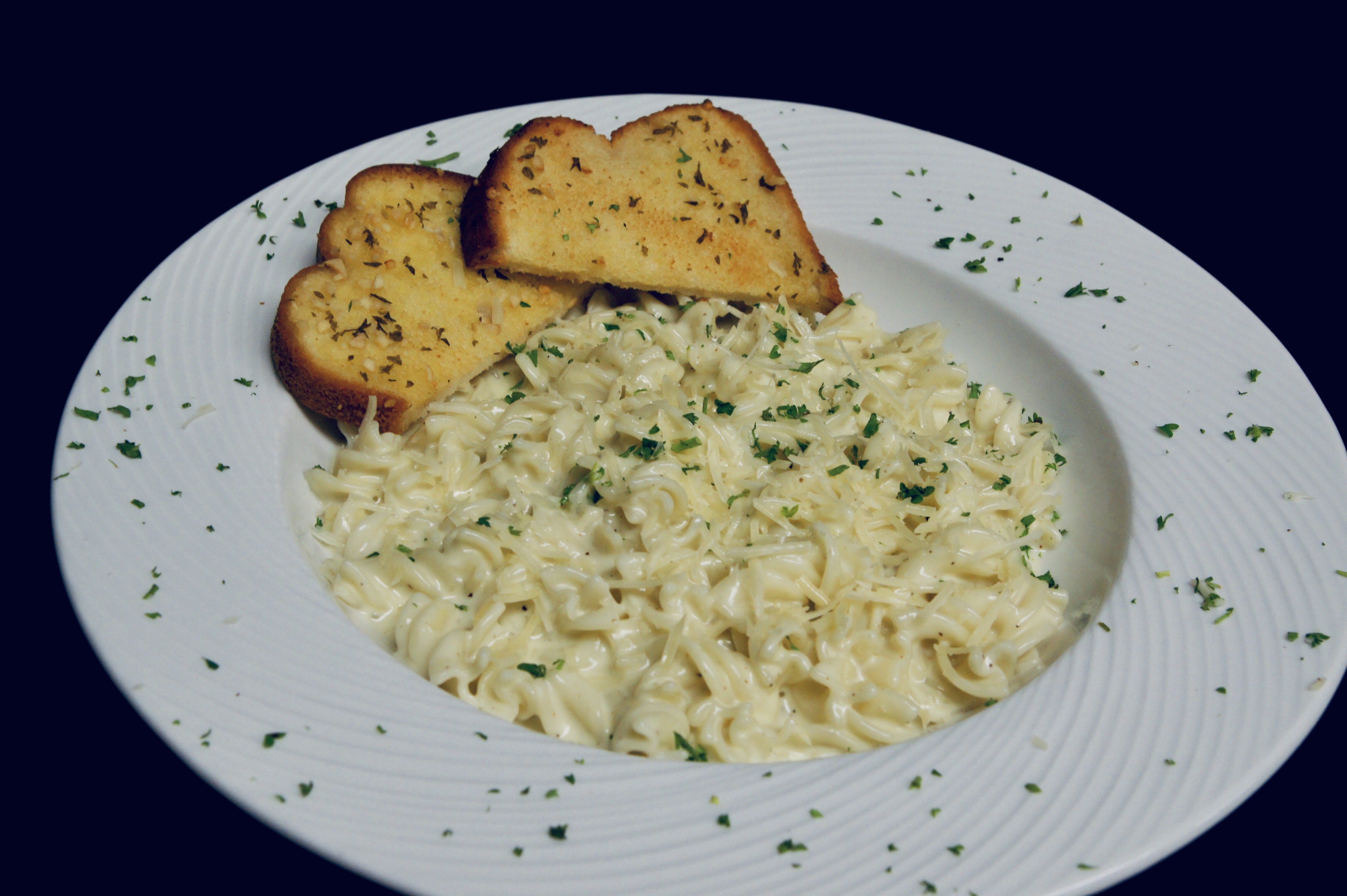 Order GF Fettuccine Alfredo food online from Broadway Bar and Pizza store, Minneapolis on bringmethat.com