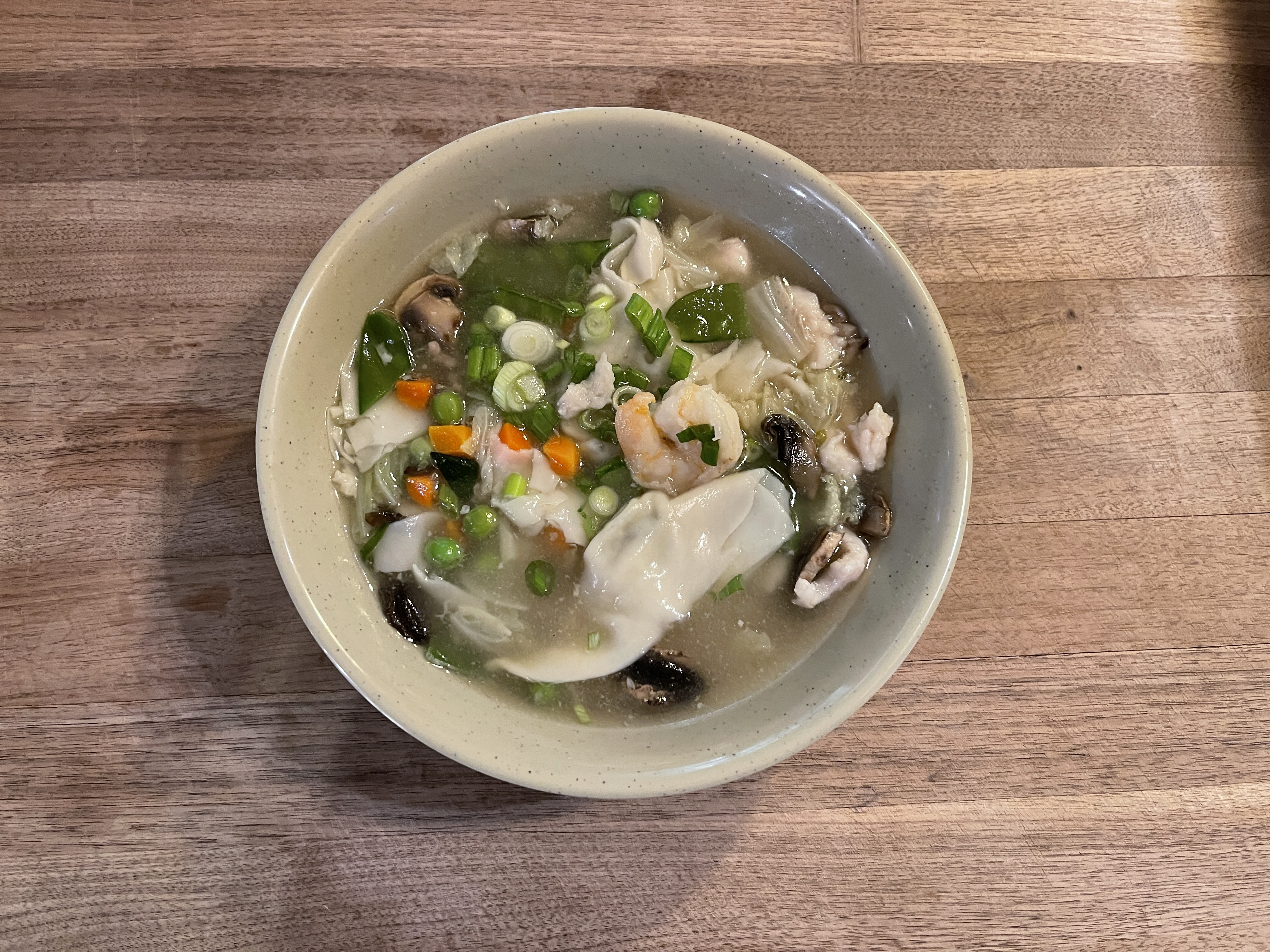 Order Wonton Soup food online from House of Joy Chinese Restaurant store, Glendale on bringmethat.com
