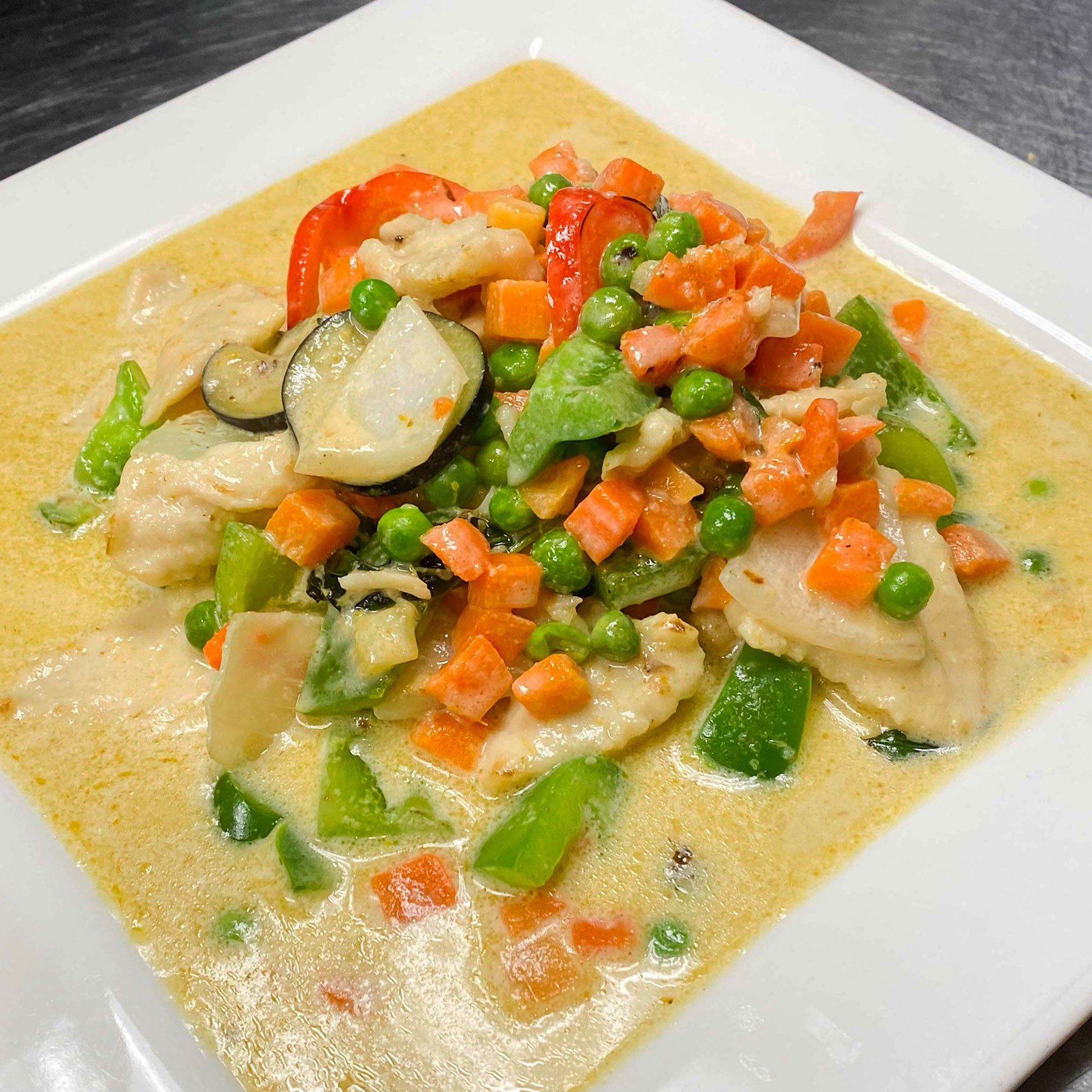 Order C4. Green Curry food online from Thai Fix store, Orion charter Township on bringmethat.com