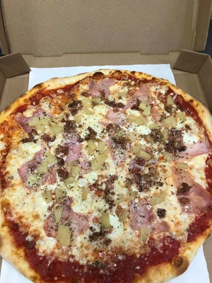 Order Hawaiian Pizza - Personal 10'' (8 Slices) food online from Alfredo Brick Oven Pizza store, Hazle Township on bringmethat.com