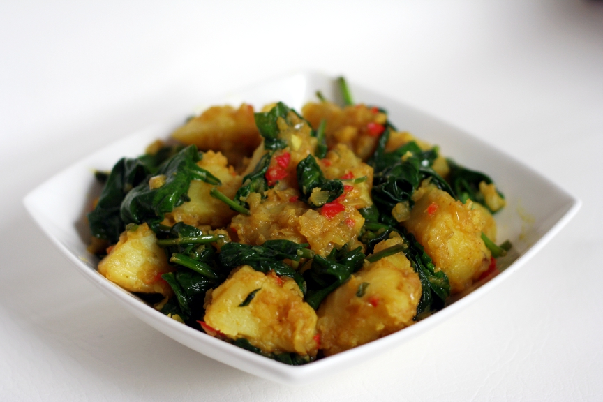Order Saag Aloo Dinner food online from The indian kitchen store, West Hollywood on bringmethat.com