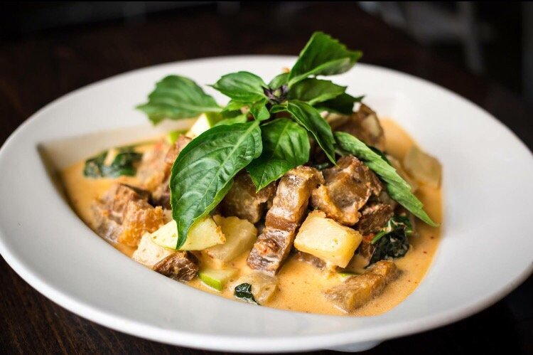 Order Royal Pork Belly Red Curry food online from Spice thai store, New York on bringmethat.com
