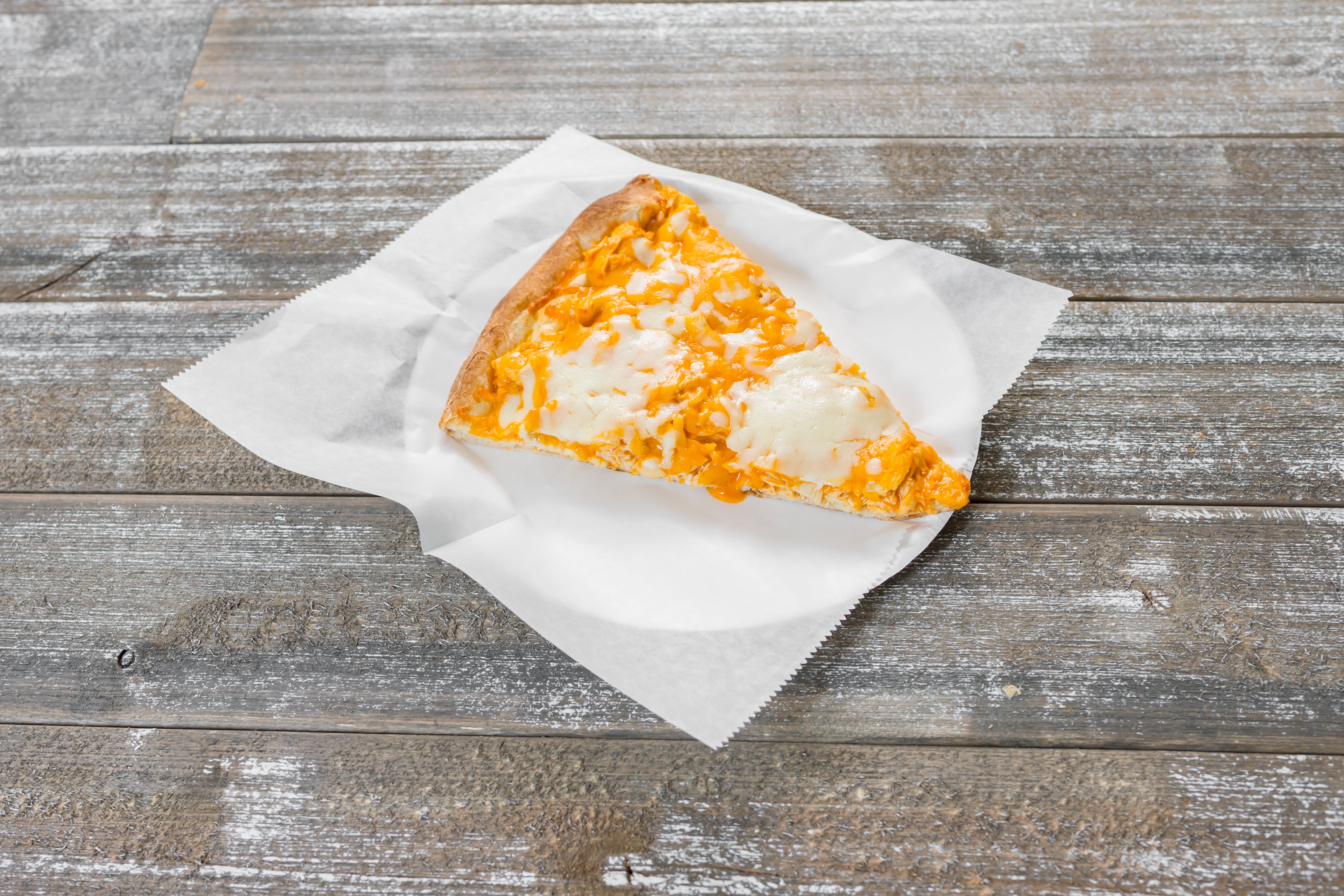 Order Buffalo Chicken Pizza - Large 16'' food online from Piero Pizzeria store, Reading on bringmethat.com