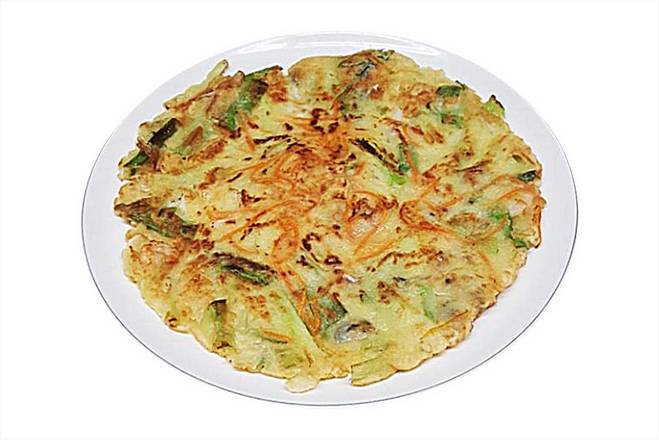 Order Seafood and Green Onion Pancake (Haemul Pajeon)해물파전 food online from Halmae Noodle 할매칼국수 store, Palisades Park on bringmethat.com