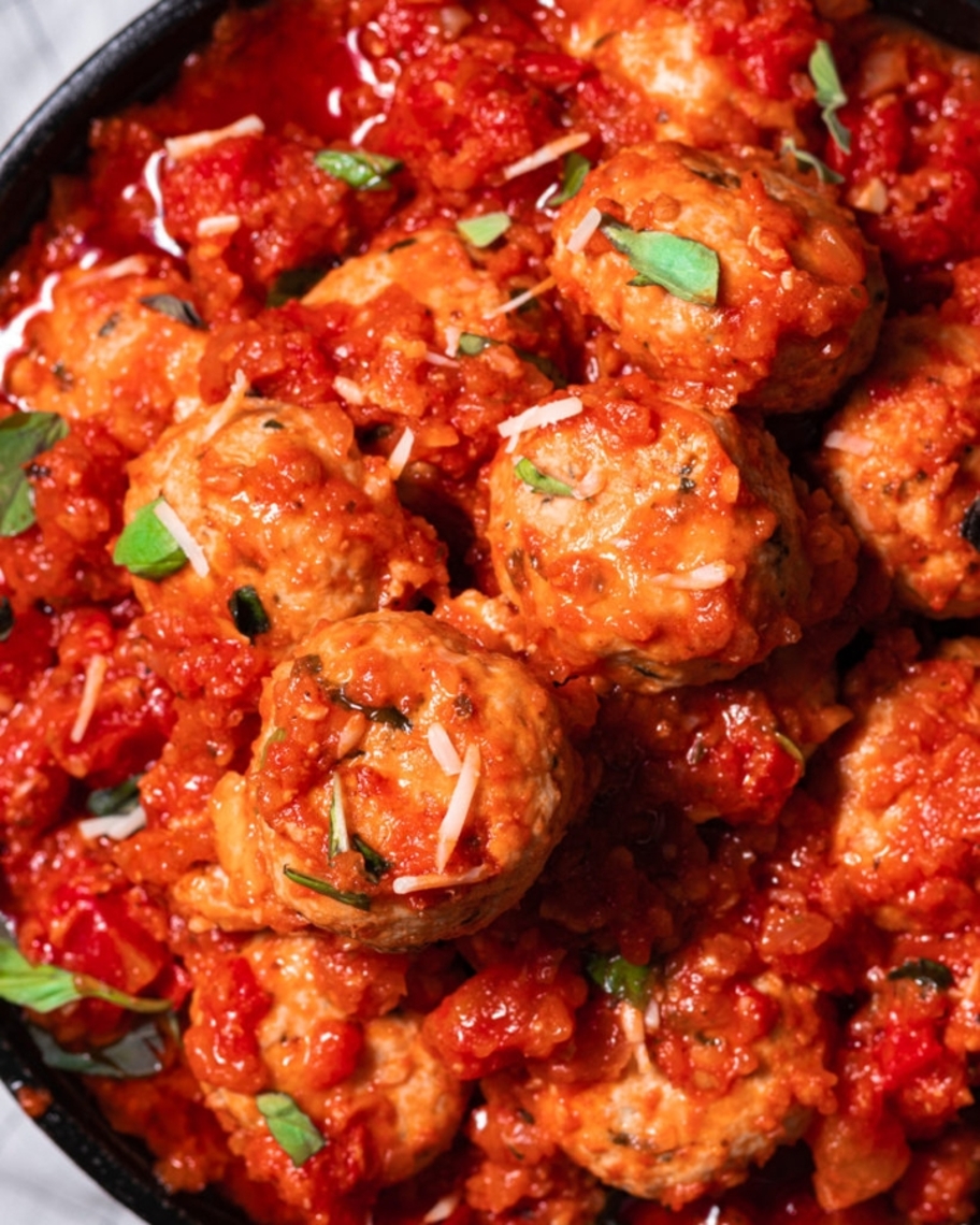 Order 5 Meatballs with Marinara food online from Bozzelli's store, Springfield on bringmethat.com