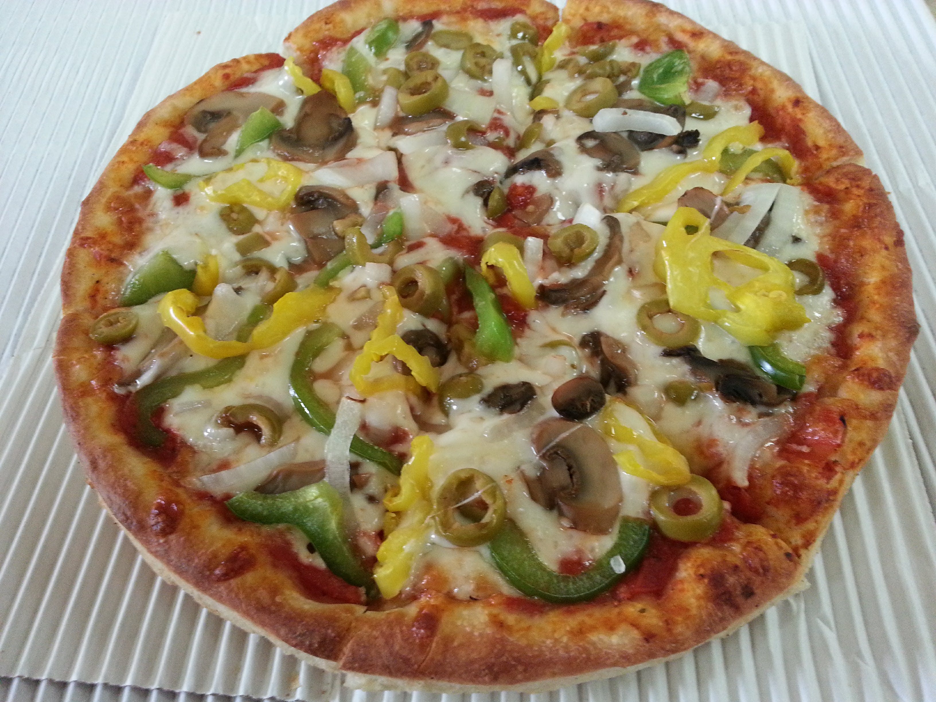 Order Veggie pizza - Small 10" food online from Pizza Brothers Inc store, Marion on bringmethat.com