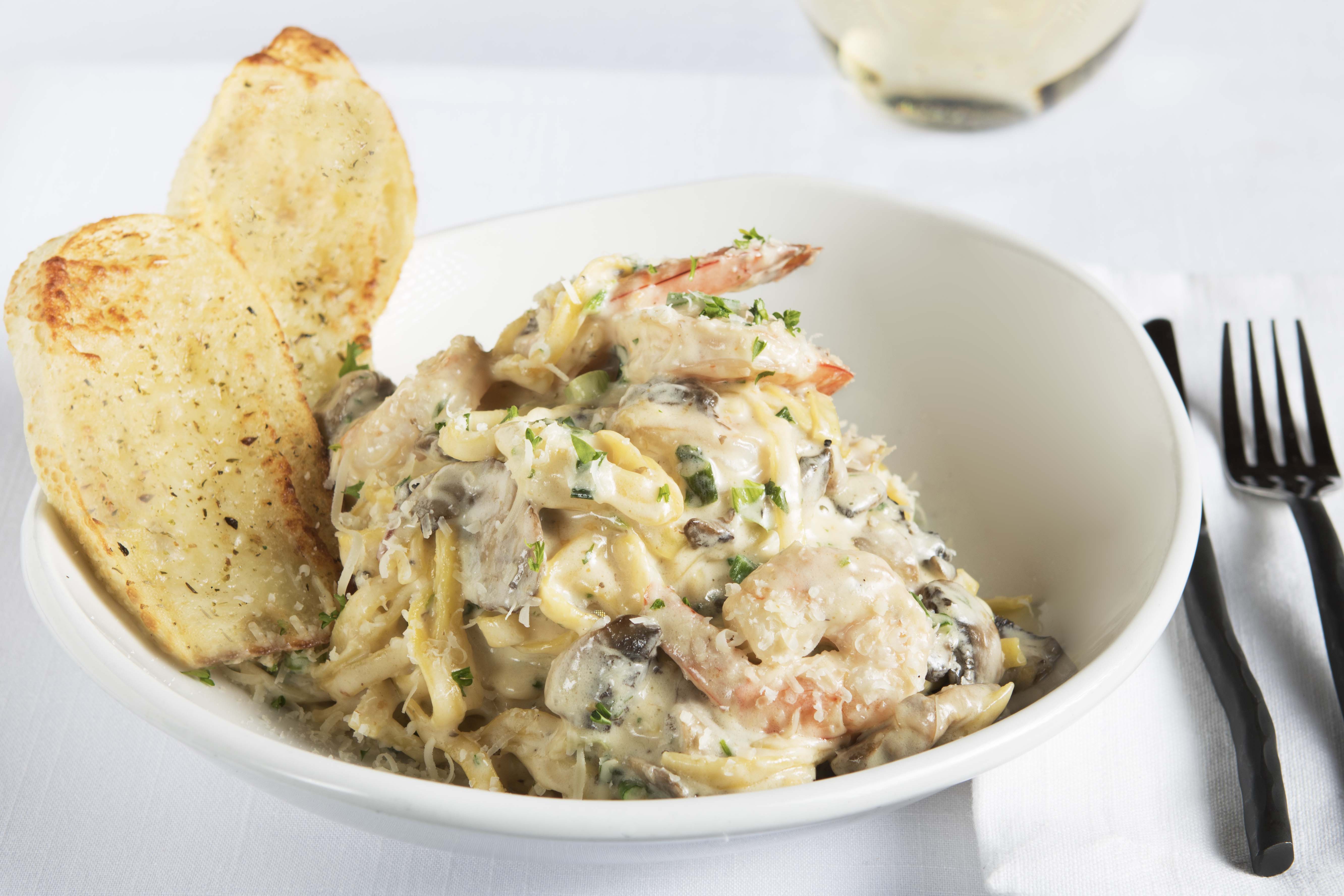 Order Linguine and Shrimp food online from Pete's Restaurant & Brewhouse store, Yuba City on bringmethat.com