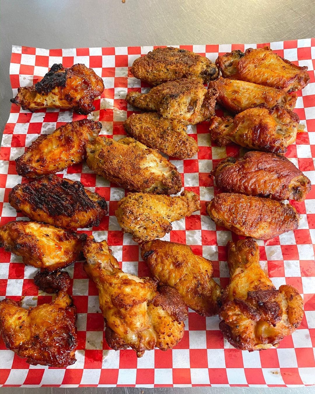 Order Hot Wings - 10 Pieces food online from Pizza Pizazz store, Federal Way on bringmethat.com