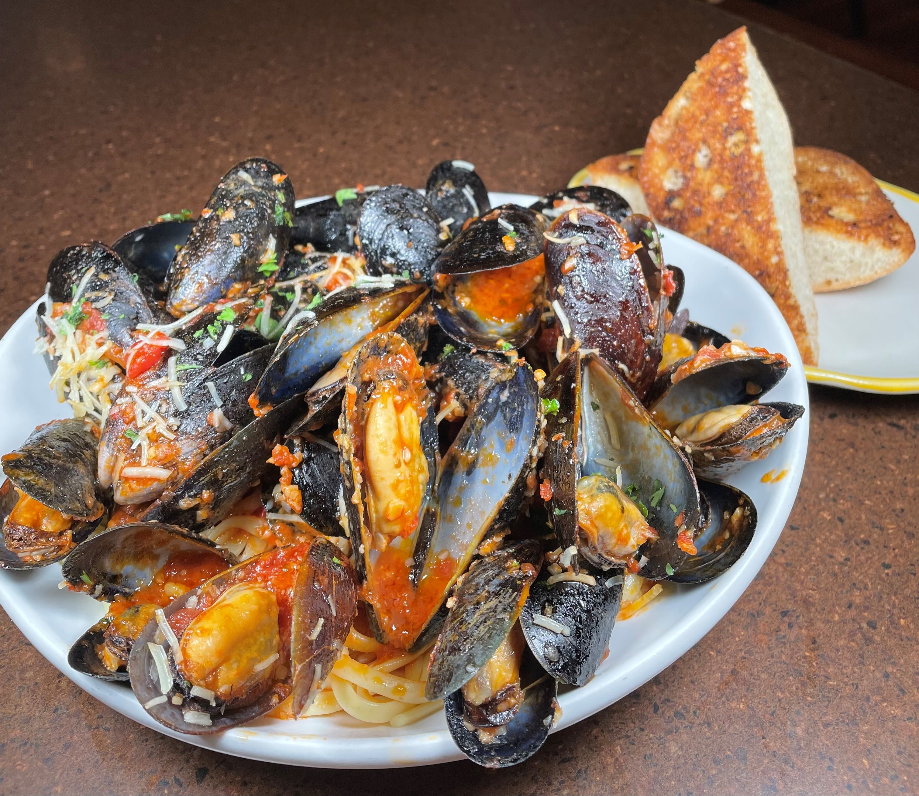 Order Mussels Entrée food online from Franklin Chateau store, Franklin on bringmethat.com