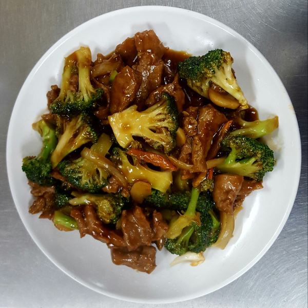 Order 62. Chicken with Broccoli food online from Chop Suey City Chinese Restaurant store, Chicago on bringmethat.com
