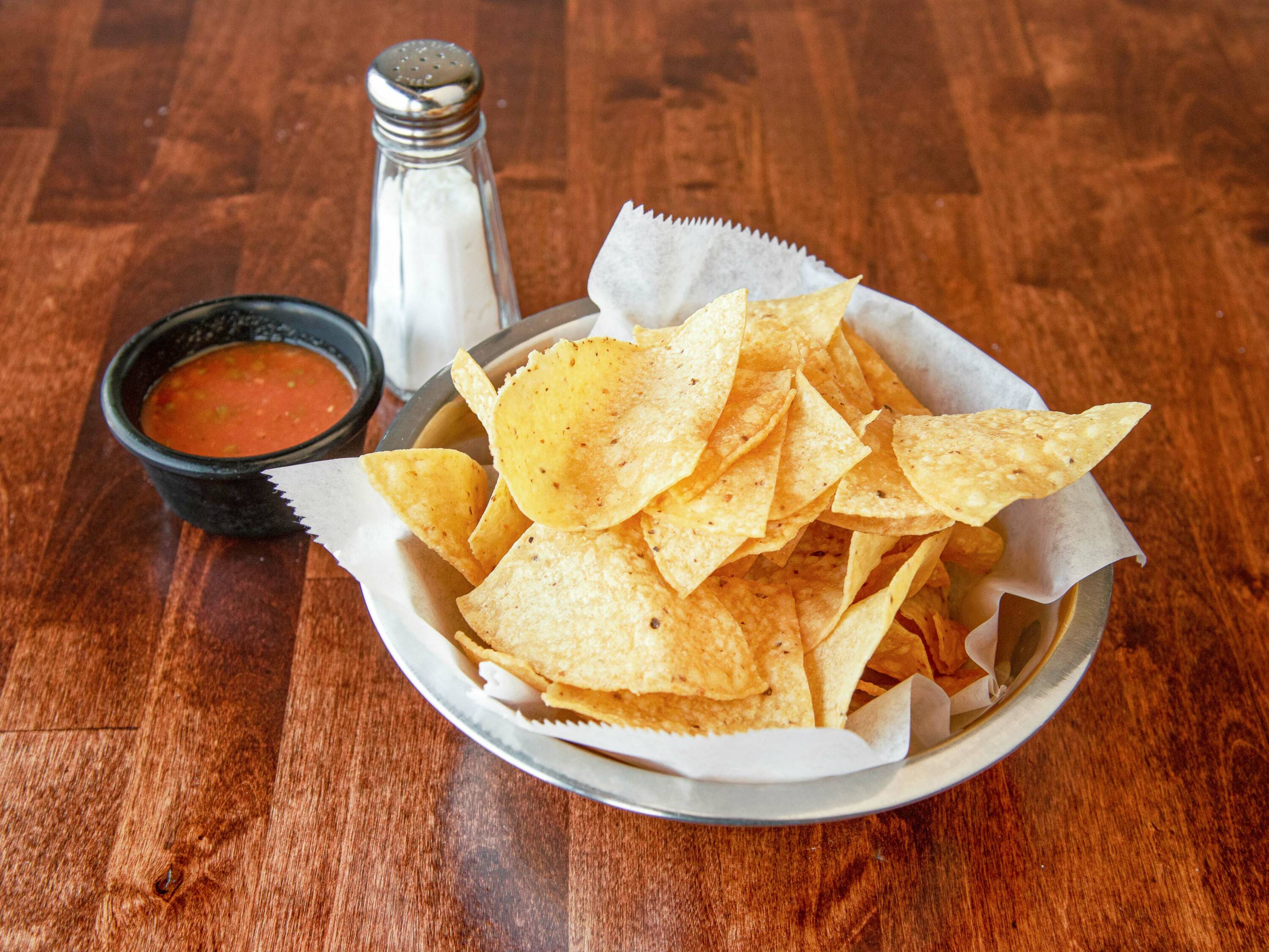 Order Side chips & Salsa food online from Taqueria El Duranguito store, Maywood on bringmethat.com