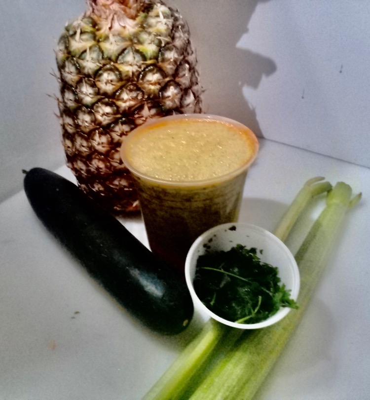 Order #13 Aloe, Parsley, Celery, Pineapple food online from El Papayon store, Ontario on bringmethat.com