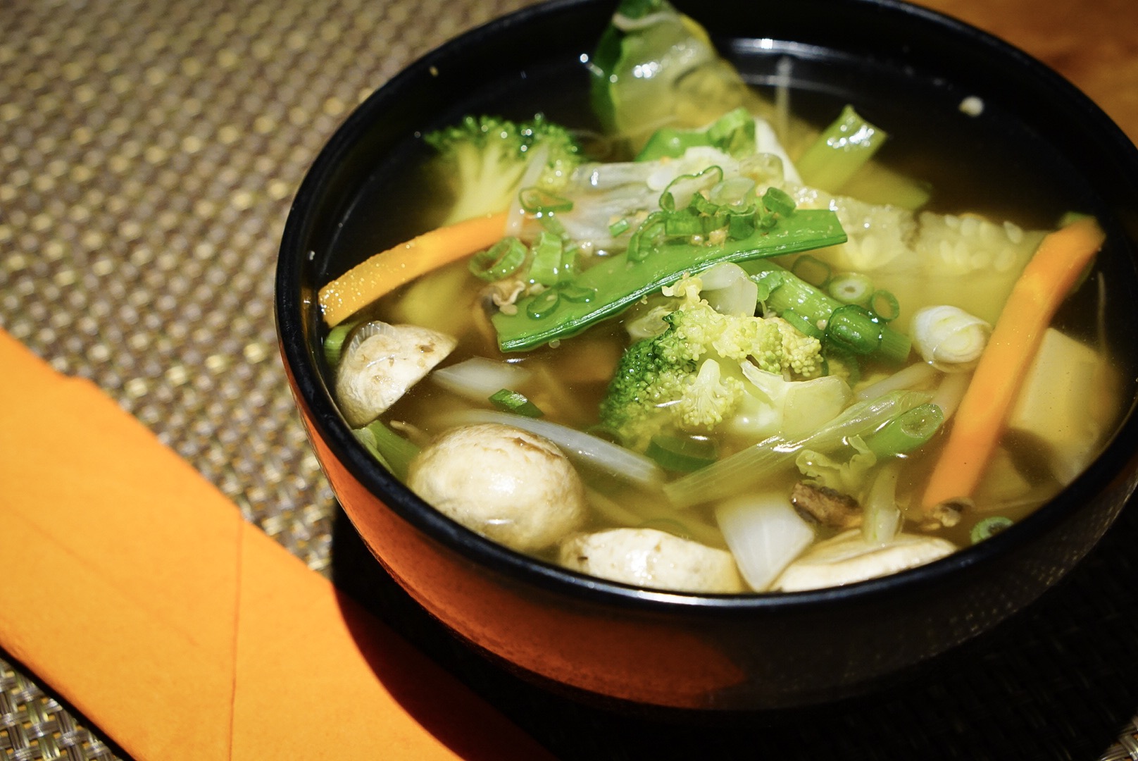 Order Vegetable Tofu Soup food online from Hot Woks Cool Sushi On Adams store, Chicago on bringmethat.com
