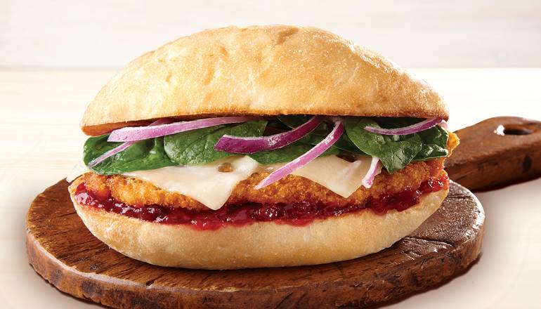Order Crispy Chicken w Cranberry Relish Port Roll (558cal) food online from Quickchek store, Hackettstown on bringmethat.com