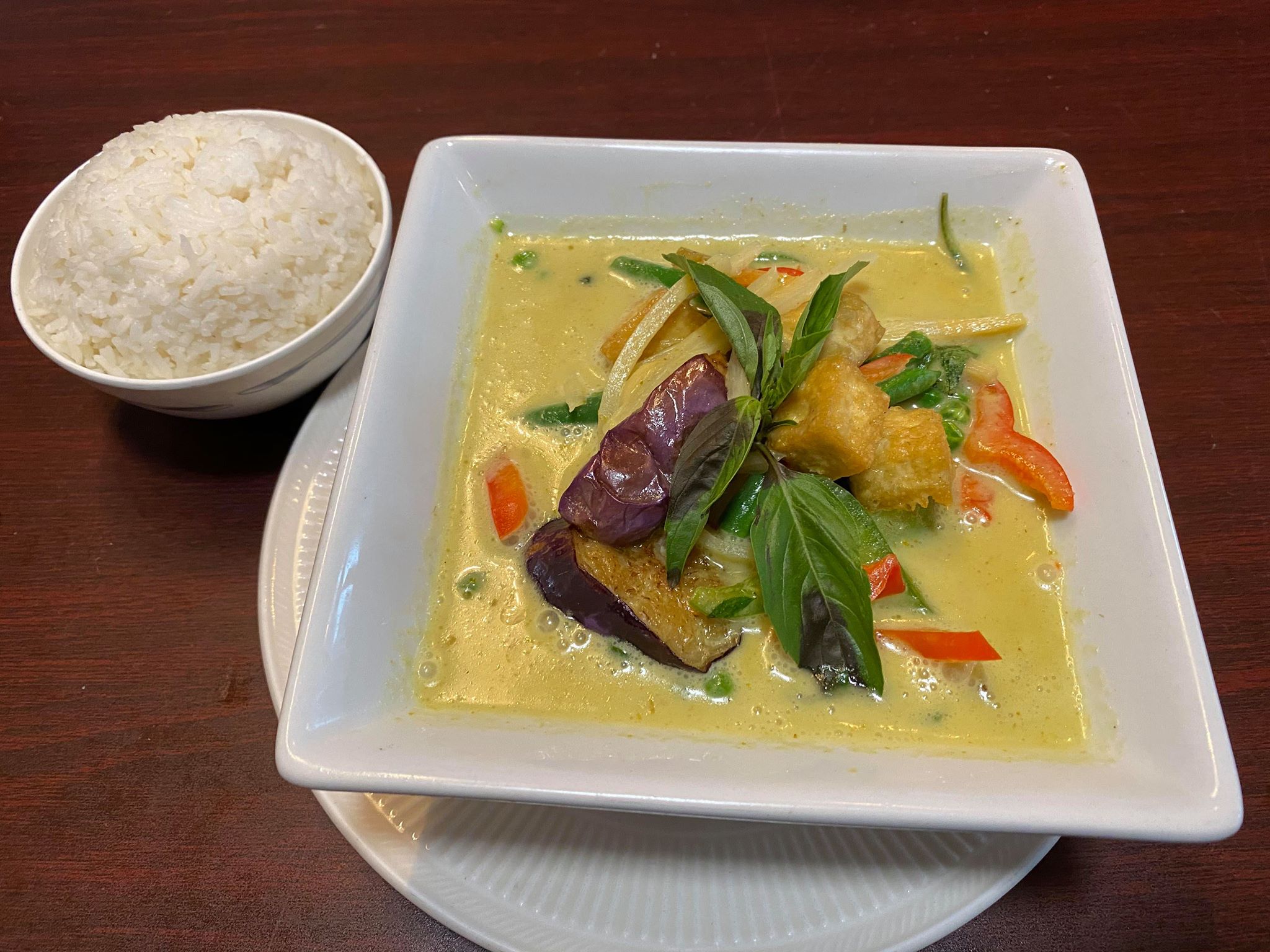 Order Green Curry food online from Yummy thai cuisine store, Cambridge on bringmethat.com