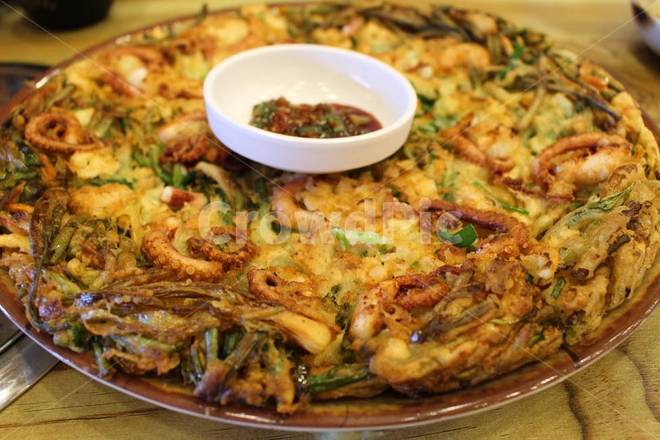 Order Haemul Pajeon food online from Gom Tang E store, Centreville on bringmethat.com