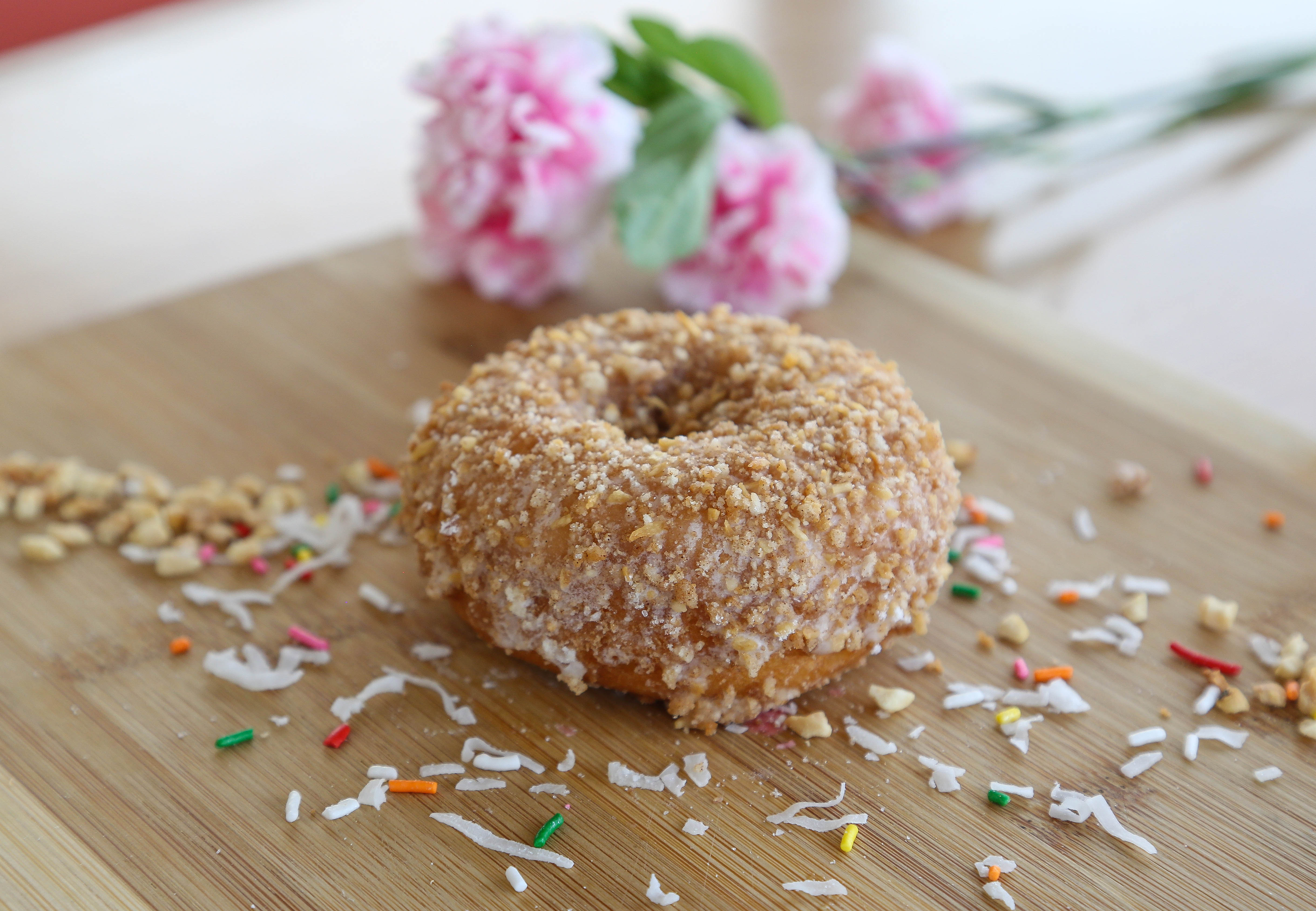 Order Cinnamon Crumb Cake food online from Hihi Donuts store, Phoenix on bringmethat.com