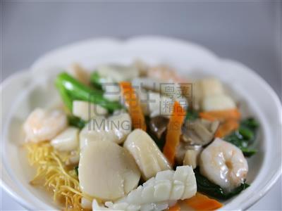 Order Seafood and Vegetable on Pan-Fried Chow Mein Noodles food online from MingHin Cuisine - Lakeshore East store, Chicago on bringmethat.com