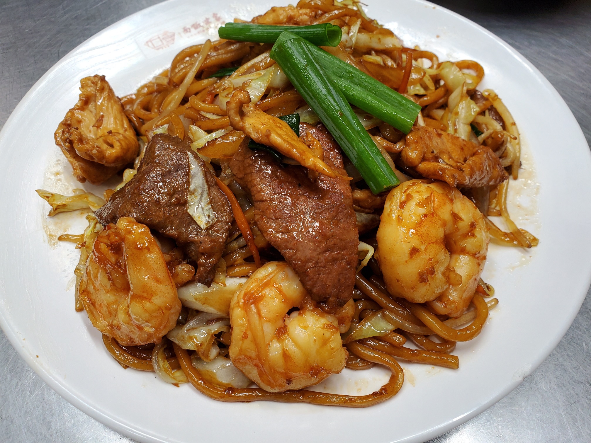 Order 325. House Chow Mein 本楼炒面 food online from Noodle Or Rice store, Vacaville on bringmethat.com