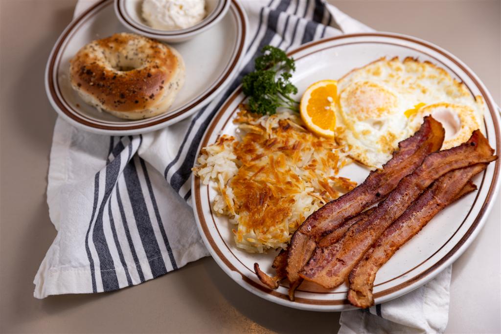 Order Bacon and Eggs  food online from Art's Delicatessen store, Studio City on bringmethat.com