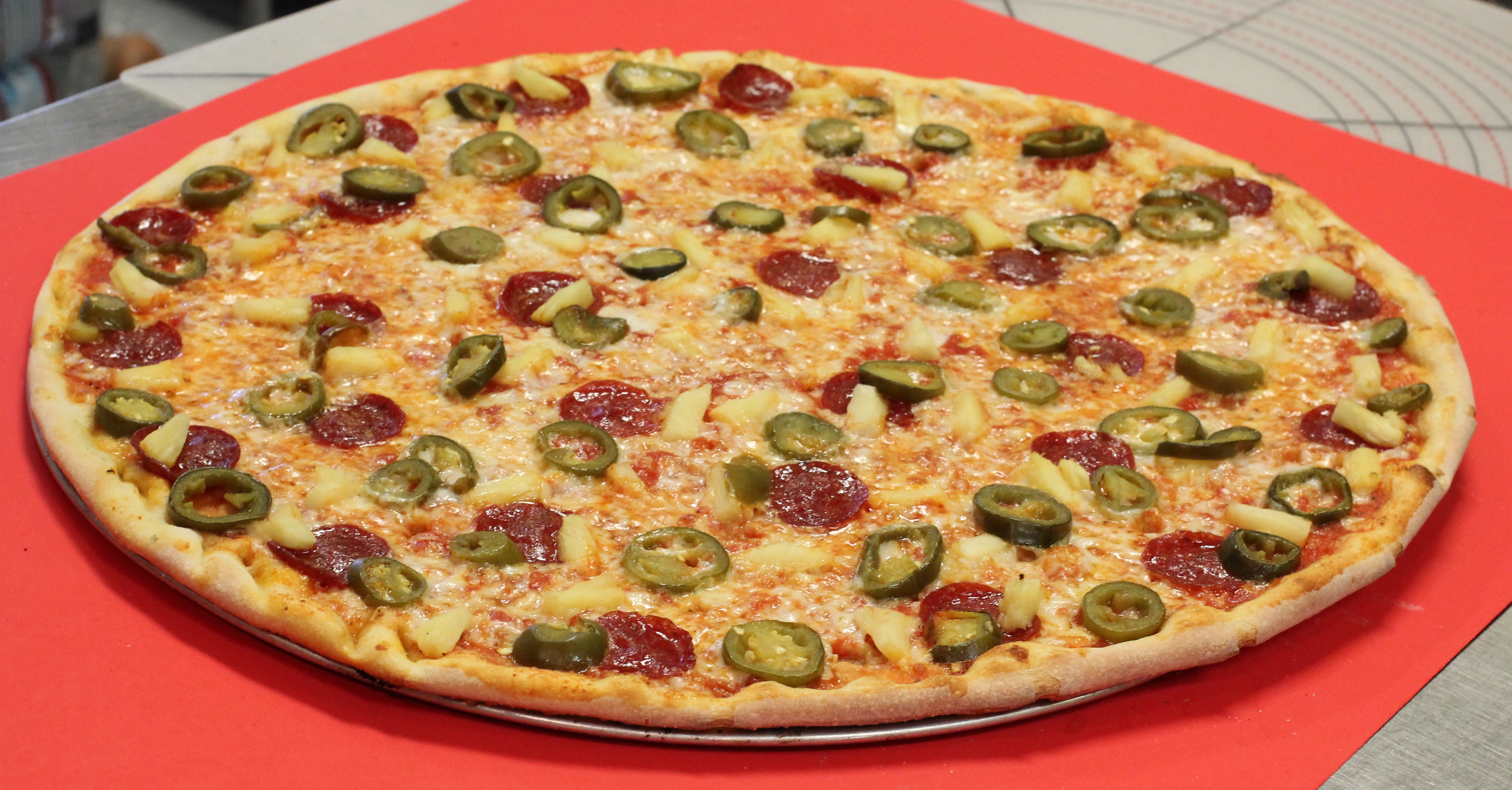 Order Pattaya Pizza food online from Speederia Pizzeria store, Redwood City on bringmethat.com