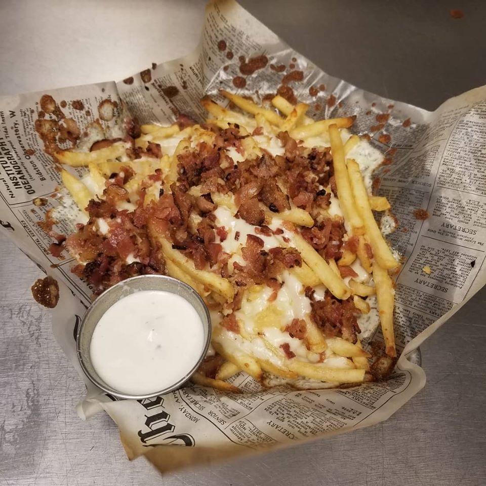 Order Cheesy Garlic Bacon Fries food online from Red Baron Wings & Pizza store, Lake Havasu City on bringmethat.com
