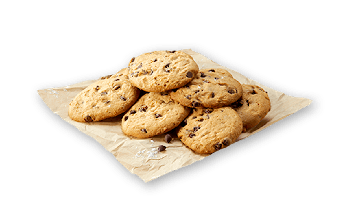 Order Fresh Baked Chocolate Chip Cookies - 1/2 Dozen food online from Famous Dave's store, Fresno on bringmethat.com