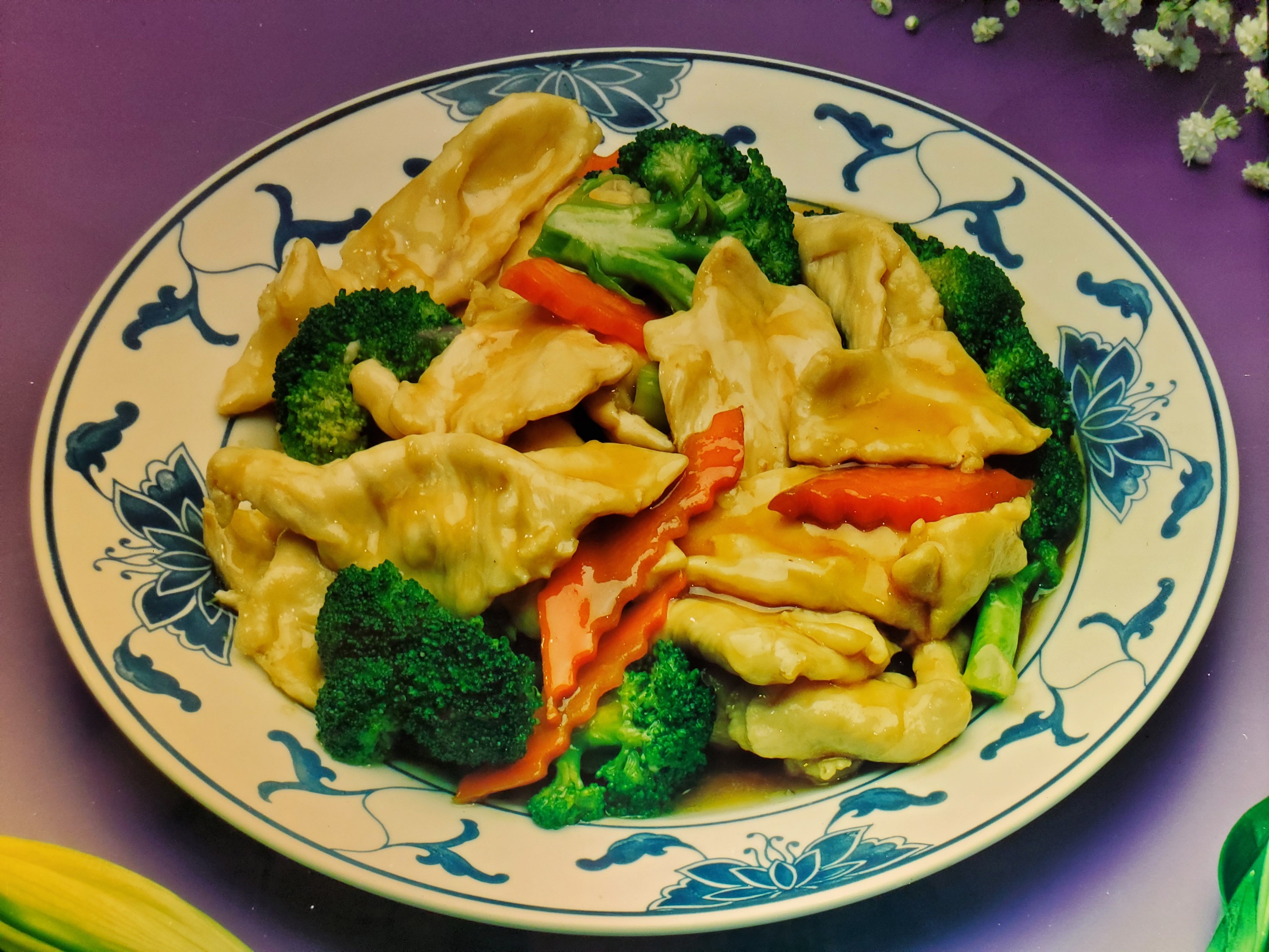 Order 48. Chicken with Broccoli food online from Great Wall Chinese Restaurant store, Frederick on bringmethat.com