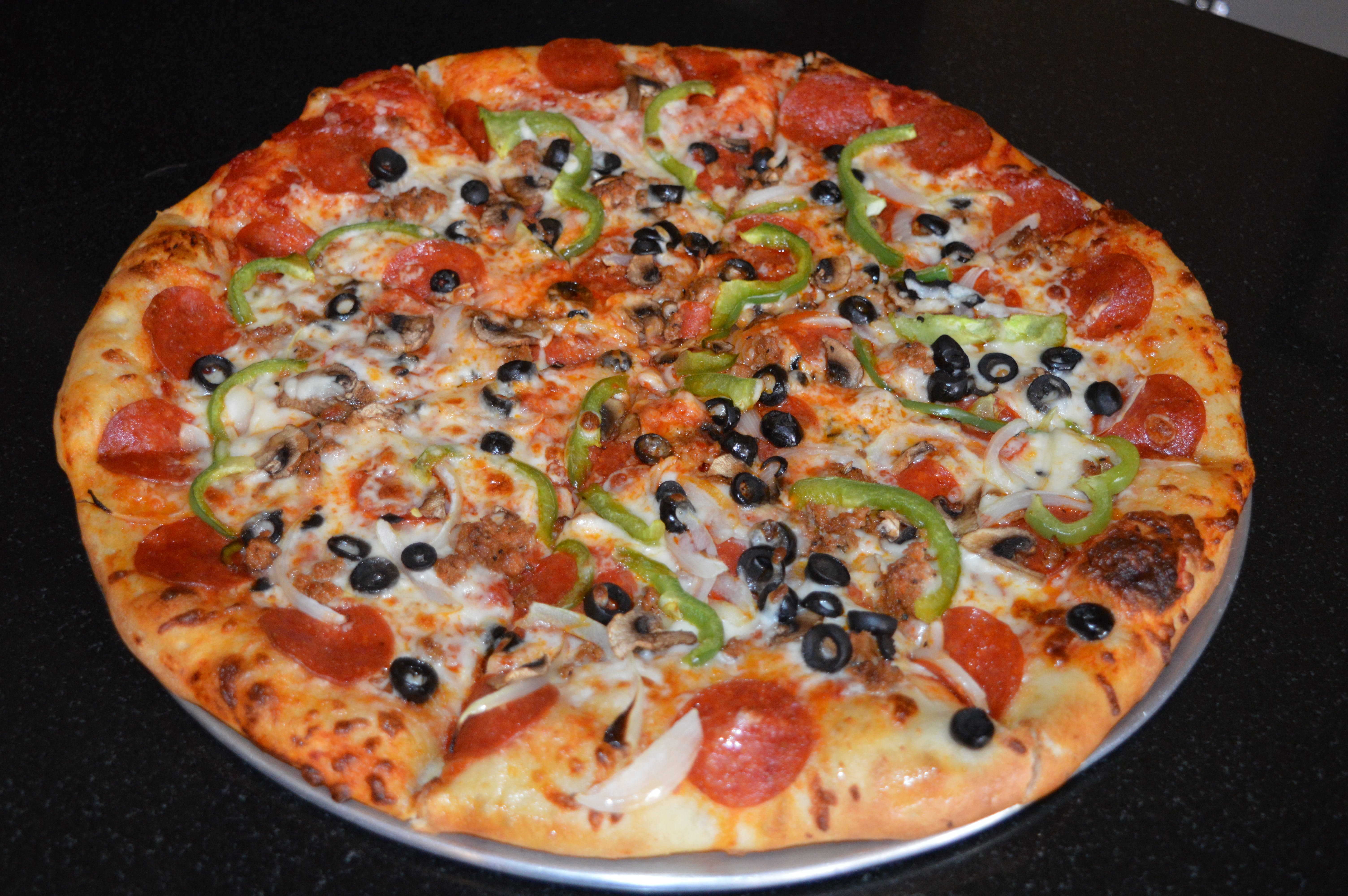 Order Supreme Pizza - Personal 10'' food online from Papa's Italian Restaurant store, Florence on bringmethat.com