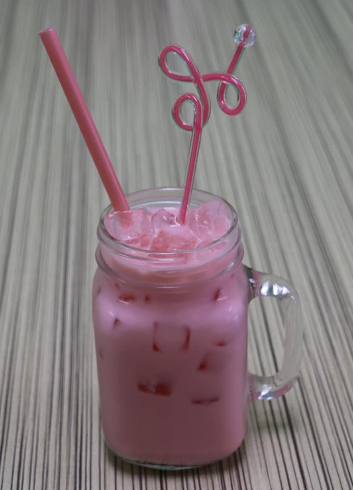 Order S2. Strawberry Milk Shake food online from Zogam Cafe store, Tulsa on bringmethat.com