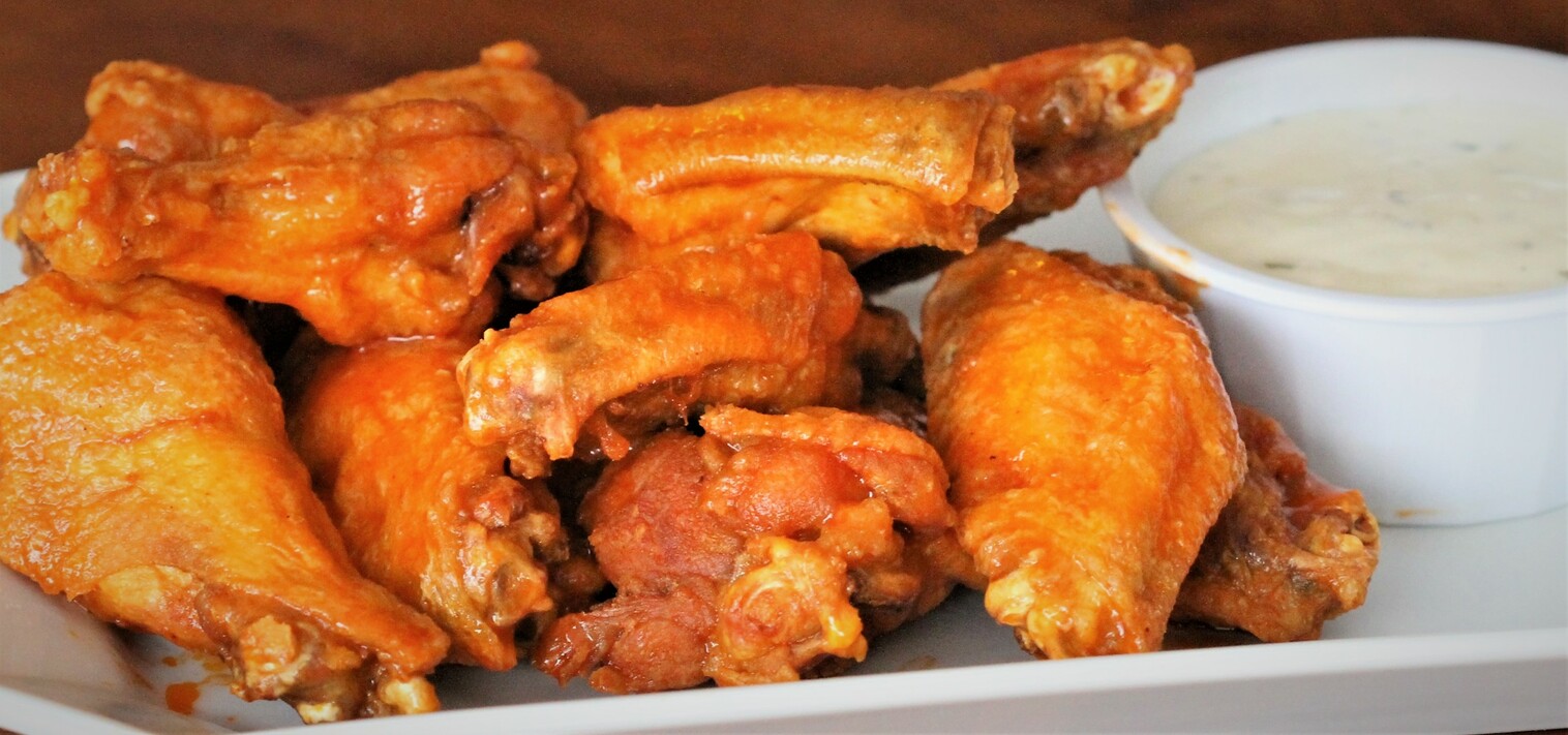 Order Jumbo Chicken wings food online from Guys Pizza Co. store, Euclid on bringmethat.com