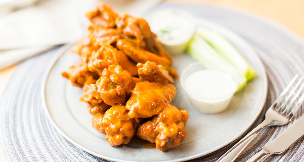 Order 6 Pieces Wings food online from Wing Dome store, Seattle on bringmethat.com