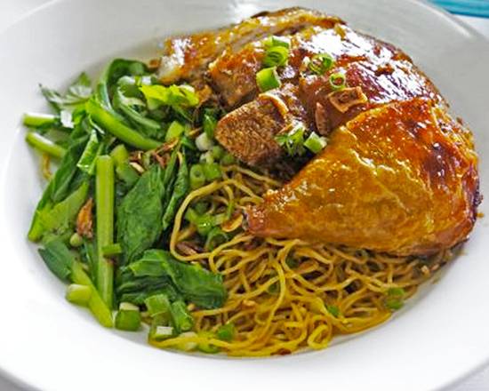 Order 34. Mi Ga Chien food online from Tay Ho store, Santa Clara on bringmethat.com