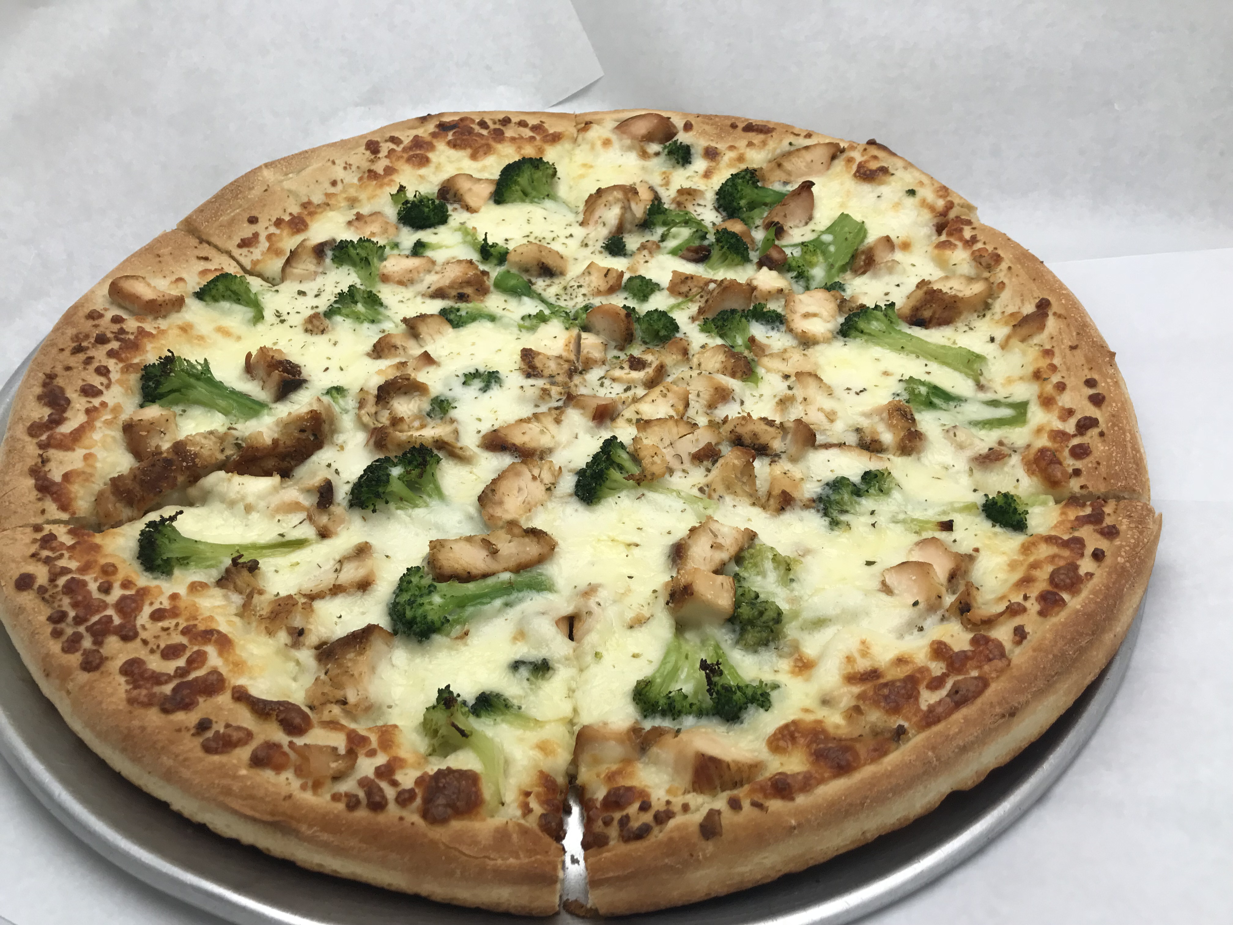 Order Chicken and Broccoli Pizza food online from Boston House of Pizza store, Roslindale on bringmethat.com