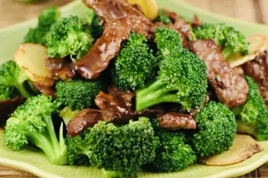 Order Beef Broccoli 芥兰炒牛肉 food online from Beijing Noodle House store, Irvine on bringmethat.com