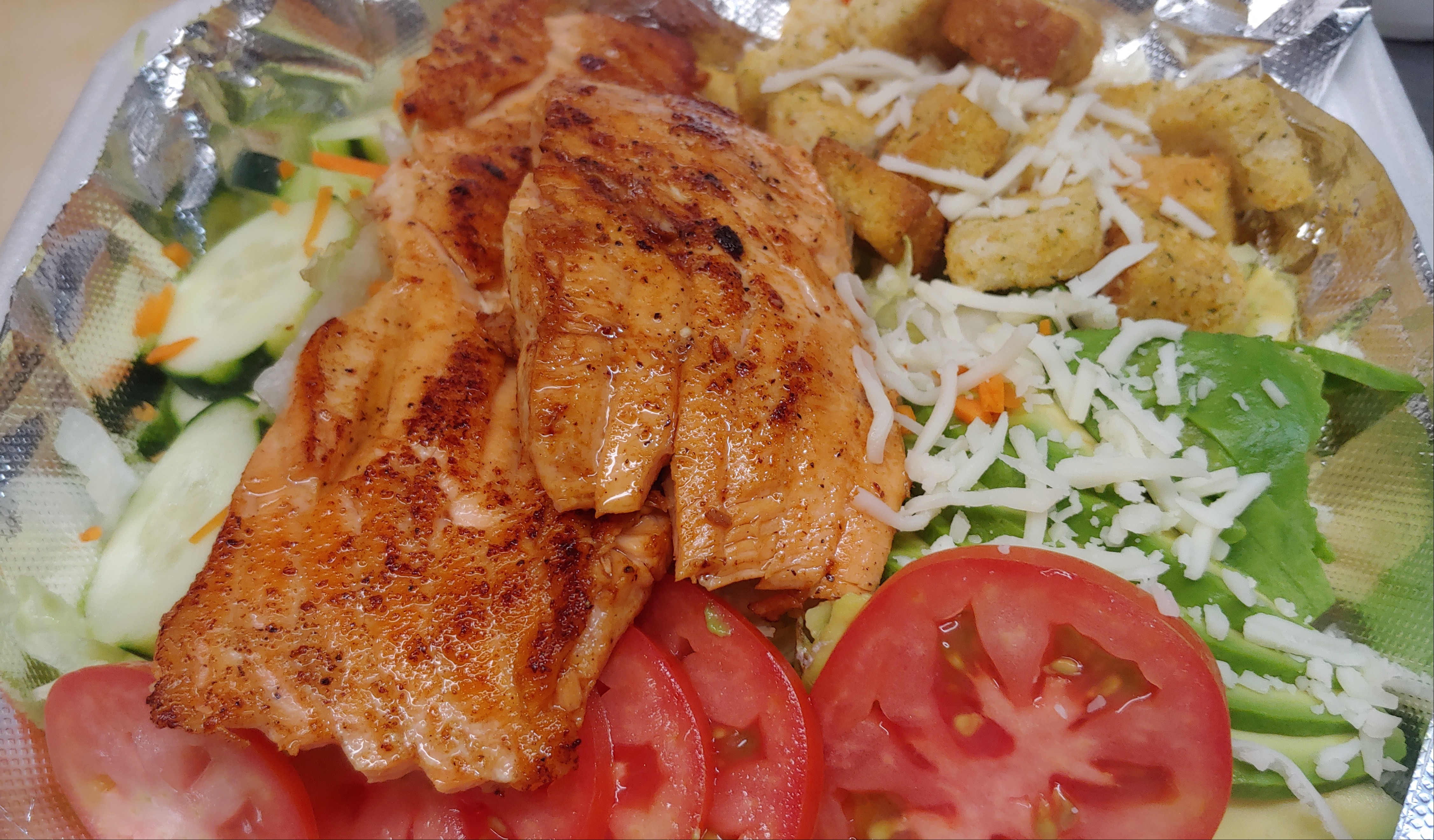 Order Salad with Salmon food online from Laredo Sushi Roll store, Laredo on bringmethat.com