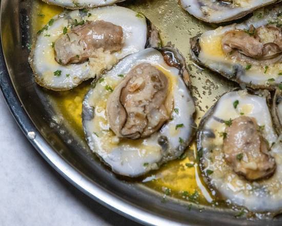 Order Steamed Oysters food online from Hook & Reel Cajun Seafood store, Roseville on bringmethat.com
