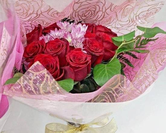 Order Wrapped Rose Bouquet (16 Stems) food online from Eugenia's Flowers 24/7 Flower Shop store, Northlake on bringmethat.com