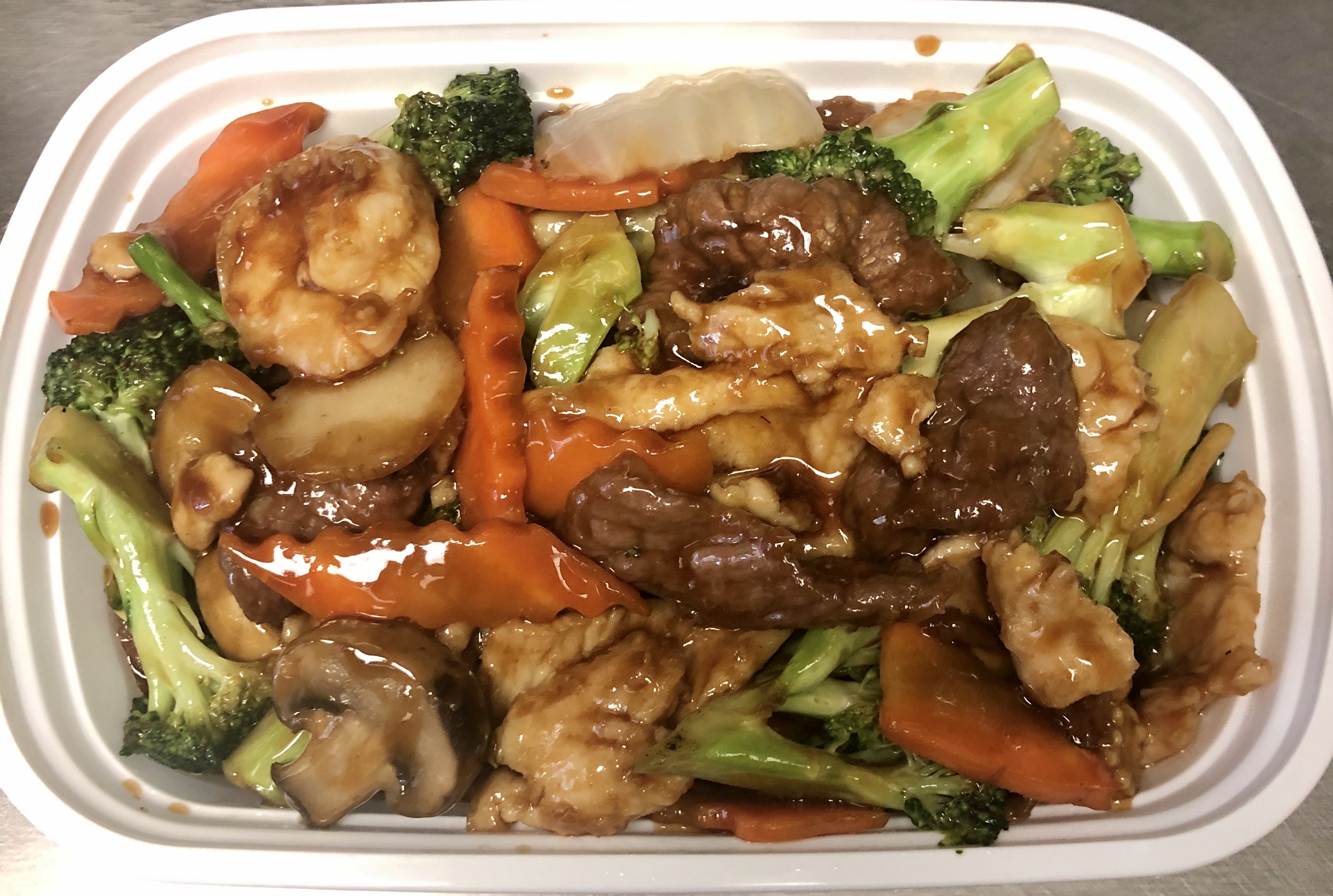 Order 95. Triple Delight food online from China Star store, Dunbar on bringmethat.com