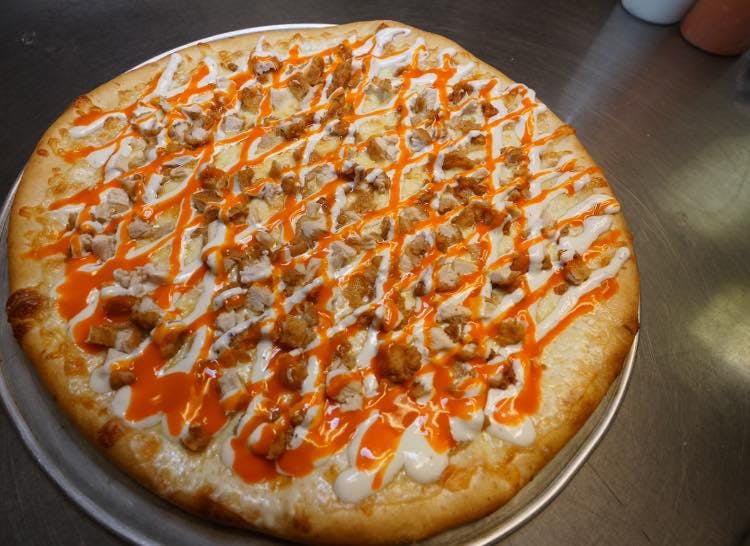 Order Buffalo Chicken Pizza - Personal 10'' food online from Arelis Italian Restaurant store, Bethlehem on bringmethat.com